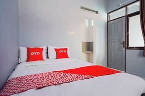 OYO 94119 Pdl Guest House Syariah