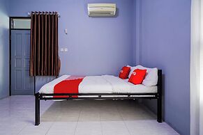 OYO 94119 Pdl Guest House Syariah