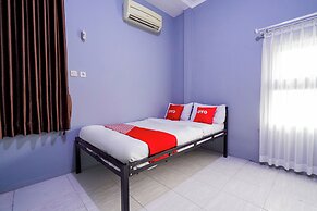 OYO 94119 Pdl Guest House Syariah