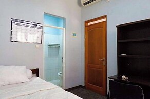 OYO 94119 Pdl Guest House Syariah