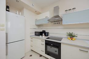 Apartment for 6 in Ochota by Renters