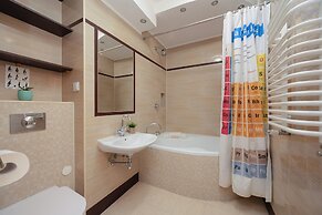 Apartment for 6 in Ochota by Renters