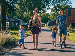 Nice Chalet With Airco Near Efteling