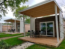 Nice Chalet With Airco Near Efteling