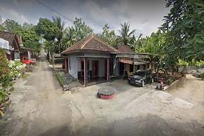 SPOT ON 94122 Homestay Arva