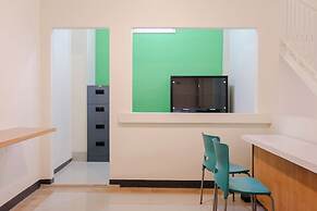 OYO 1247 Antosa Family Residence