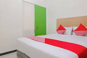 OYO 1247 Antosa Family Residence