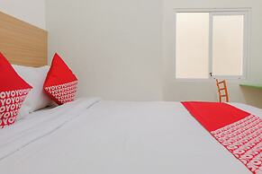 OYO 1247 Antosa Family Residence