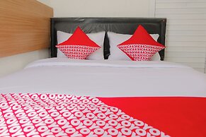 OYO 1247 Antosa Family Residence