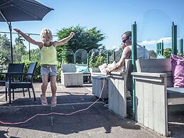 Sustainable Water Villa With Dishwasher, by a Lake