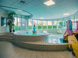 Sustainable Water Villa With Dishwasher, by a Lake