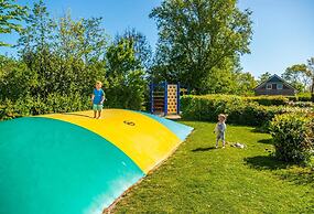 Sustainable Water Villa With Dishwasher, by a Lake