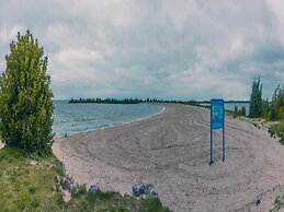Sustainable Water Villa With Dishwasher, by a Lake