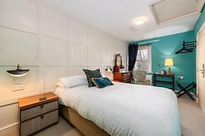 The Red Admiral Hotel