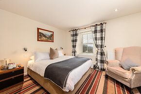 The Red Admiral Hotel