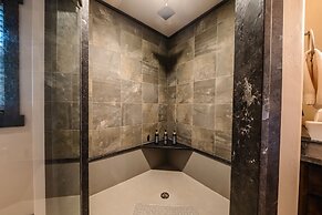 Chateau Fortine Retreat for 6!