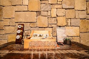 Chateau Fortine Retreat for 6!