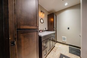 Chateau Fortine Retreat for 6!