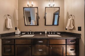 Chateau Fortine Retreat for 6!