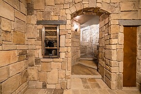 Chateau Fortine Retreat for 6!