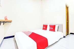 OYO 94124 Ekslusive Double'n