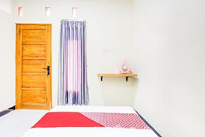 OYO 94124 Ekslusive Double'n