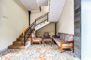 OYO 94124 Ekslusive Double'n