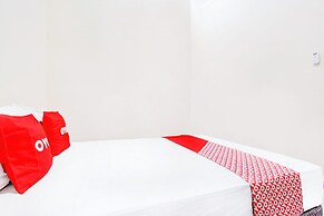 OYO 94124 Ekslusive Double'n