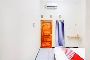 OYO 94124 Ekslusive Double'n