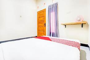 OYO 94124 Ekslusive Double'n