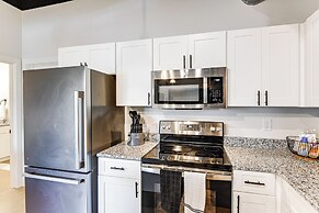 Modern Nashville Condo: 5 Mi to Downtown!