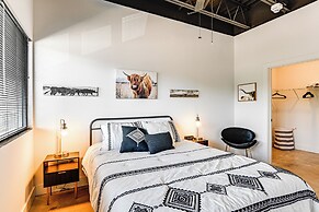 Modern Nashville Condo: 5 Mi to Downtown!