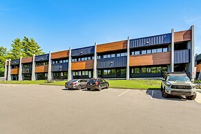 Modern Nashville Condo: 5 Mi to Downtown!