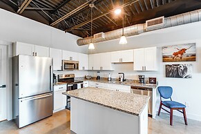 Modern Nashville Condo: 5 Mi to Downtown!