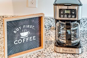 Modern Nashville Condo: 5 Mi to Downtown!