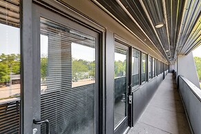Modern Nashville Condo: 5 Mi to Downtown!