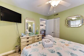 1/2 Mi to Folly Field Beach: Condo w/ 2 Pools