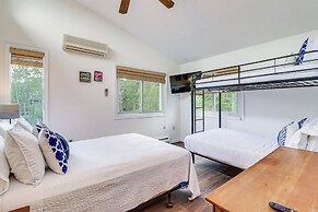 Walk to Towamensing Trails Beach: Home w/ Hot Tub!