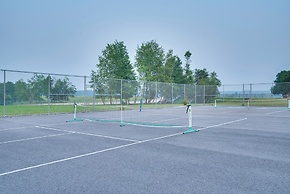 Walk to Towamensing Trails Beach: Home w/ Hot Tub!