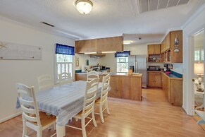 Near Edisto Beach State Park: Home w/ Lanais!