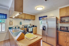 Near Edisto Beach State Park: Home w/ Lanais!