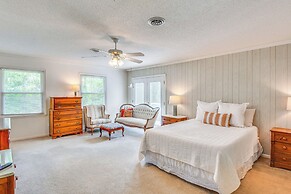 Spacious Home w/ Porch, 4 Mi to Downtown Clemson!