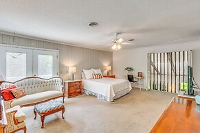 Spacious Home w/ Porch, 4 Mi to Downtown Clemson!