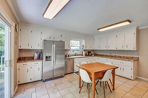 Spacious Home w/ Porch, 4 Mi to Downtown Clemson!