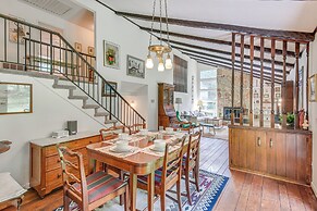 Spacious Home w/ Porch, 4 Mi to Downtown Clemson!