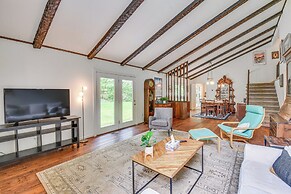 Spacious Home w/ Porch, 4 Mi to Downtown Clemson!