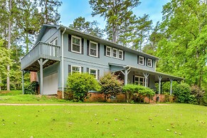 Spacious Home w/ Porch, 4 Mi to Downtown Clemson!