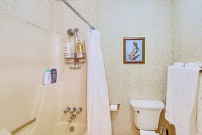 Spacious Home w/ Porch, 4 Mi to Downtown Clemson!