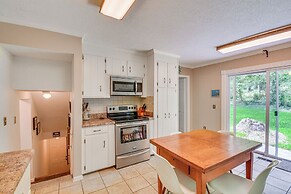 Spacious Home w/ Porch, 4 Mi to Downtown Clemson!