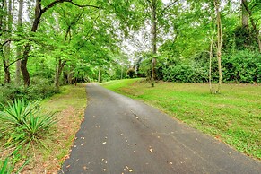 Spacious Home w/ Porch, 4 Mi to Downtown Clemson!